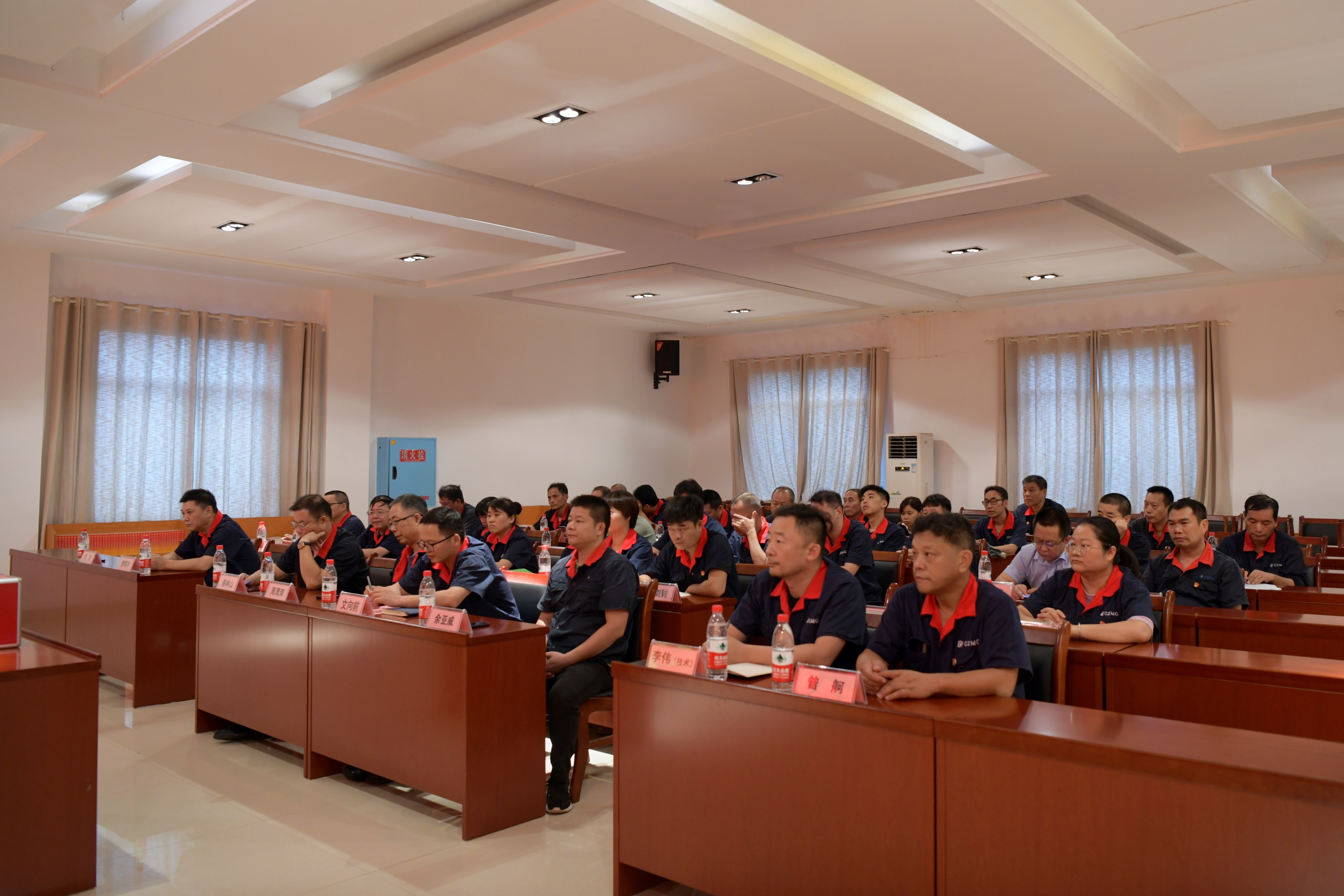 中共湖南乐竞·体育机器股份有限公司二届二次党员大会暨委员增补选举大会顺利召开